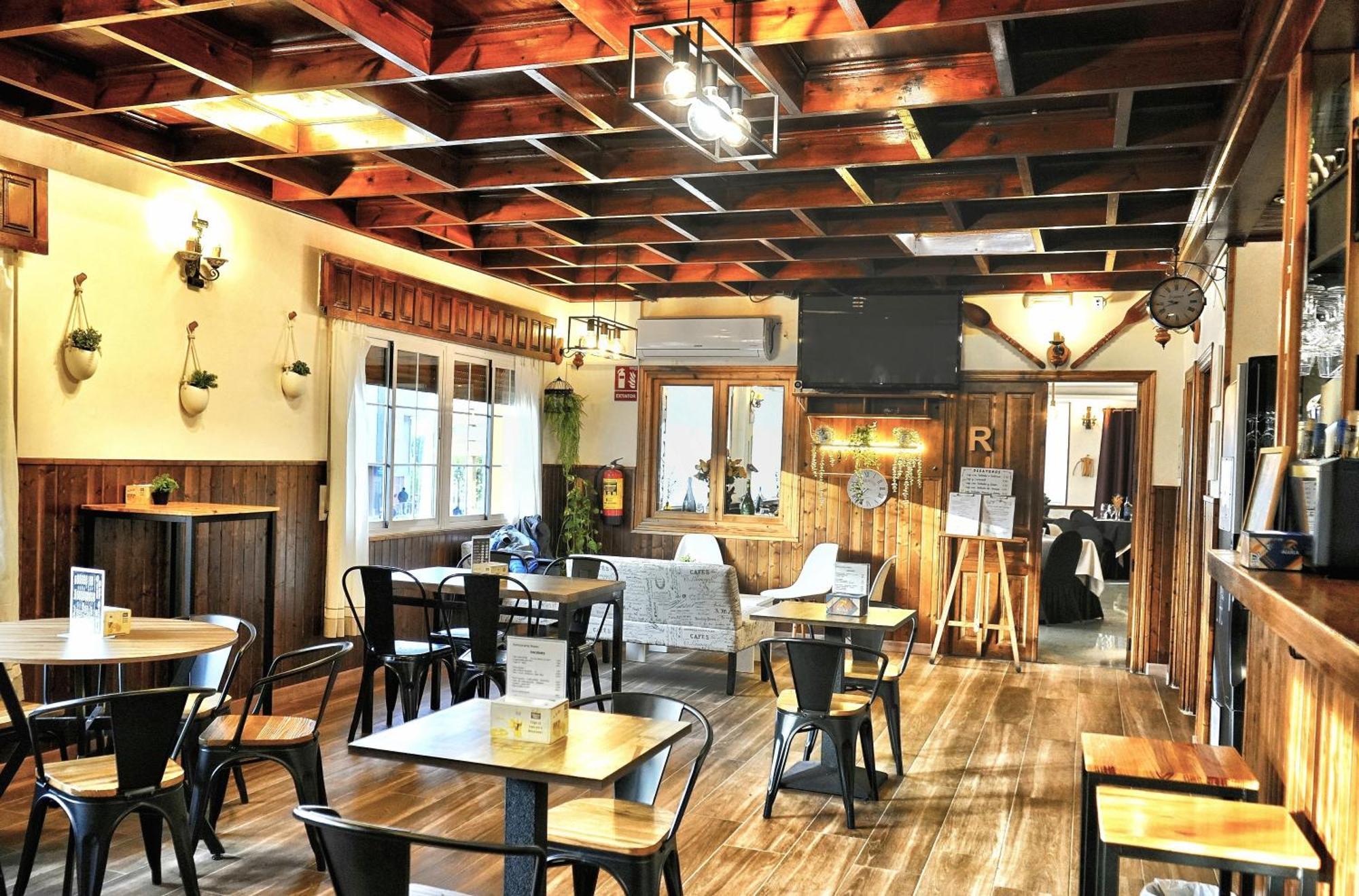 Hostal Mainz Piedralaves Buitenkant foto