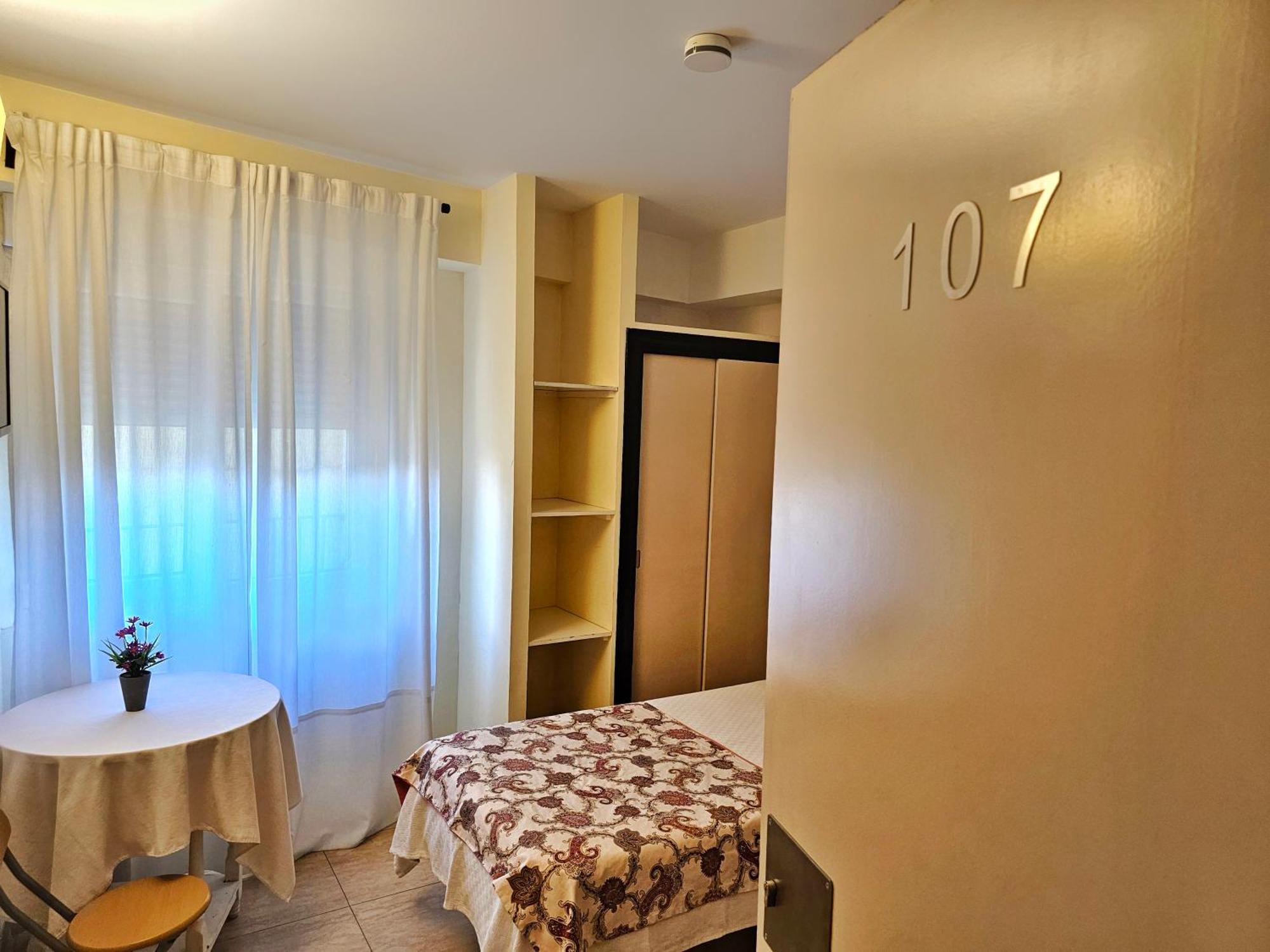 Hostal Mainz Piedralaves Buitenkant foto