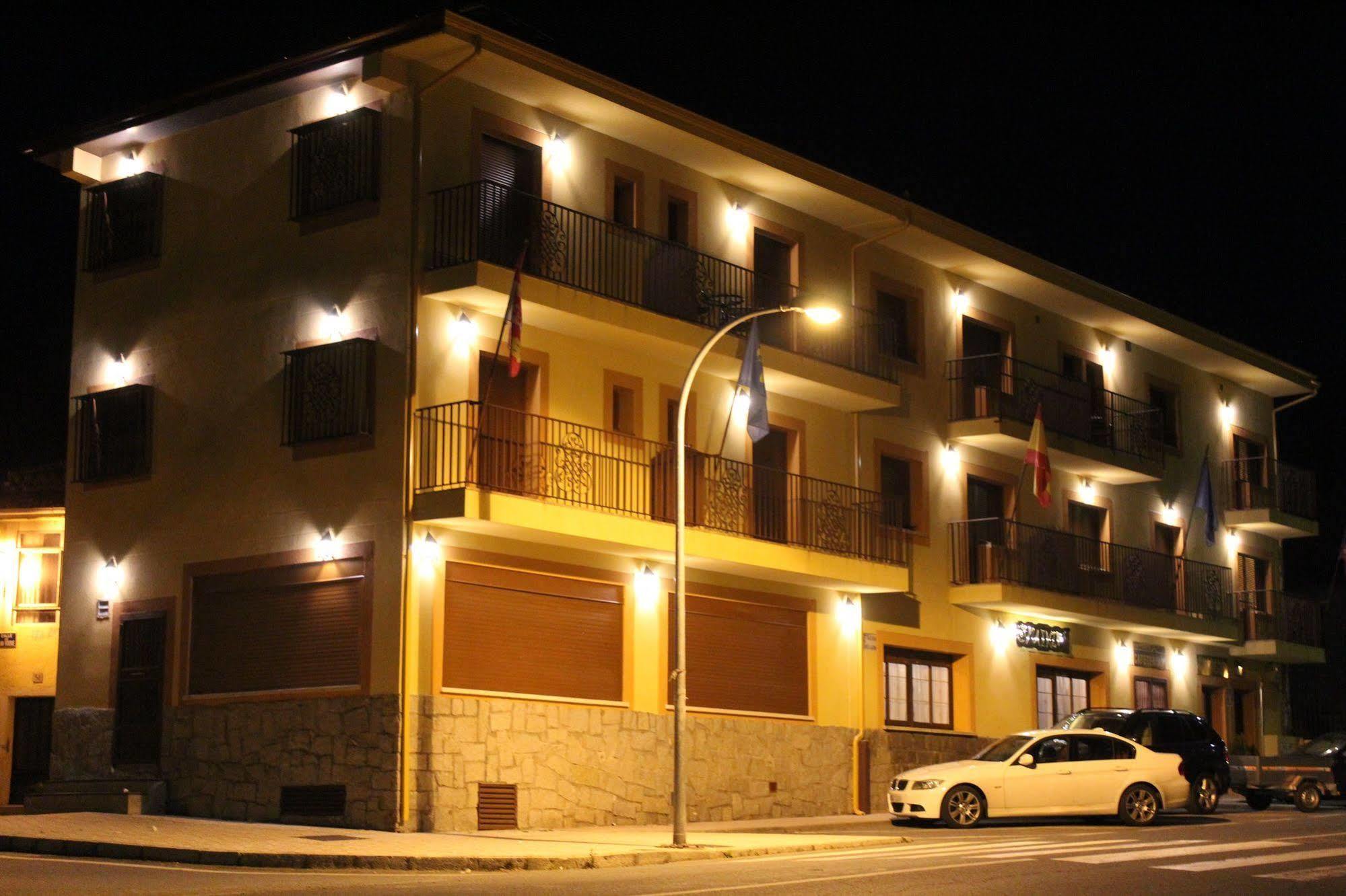 Hostal Mainz Piedralaves Buitenkant foto